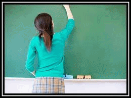 Maestra en pizarra